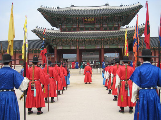 Gyeongbokgung là tiêu biểu cho nền nghệ thuật kiến trúc phương Đông Gyeongbokgung là tiêu biểu cho nền nghệ thuật kiến trúc phương Đông