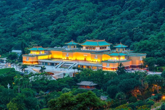 Bảo tàng Cố cung nguy nga, rộng lớn