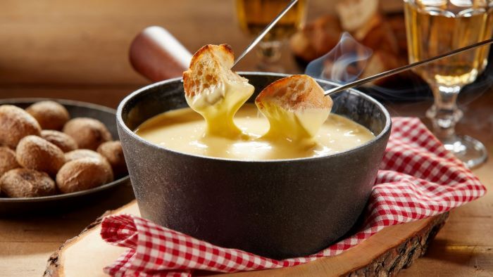 Món Fondue hấp dẫn là đặc sản ở Thụy Sỹ