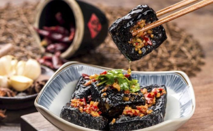 Món đậu phụ thối nghe hơi “kinh dị” ở Hồng Kông