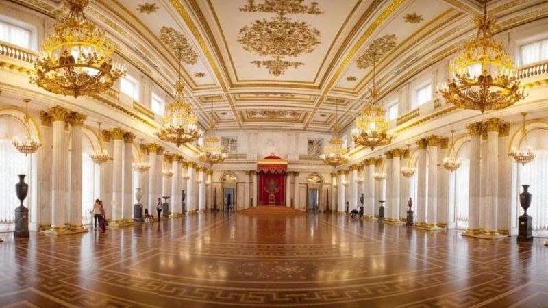 Bảo tàng Hermitage với quy mô lớn, lưu trữ hàng ngàn tác phẩm quý giá