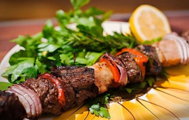 Món thịt nướng đặc trưng của ẩm thực Nga mang tên Shashlik