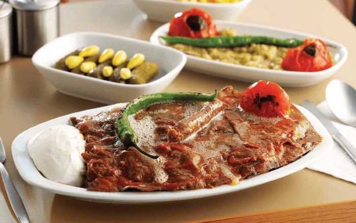 Hương vị hấp dẫn của món İskender Kebap