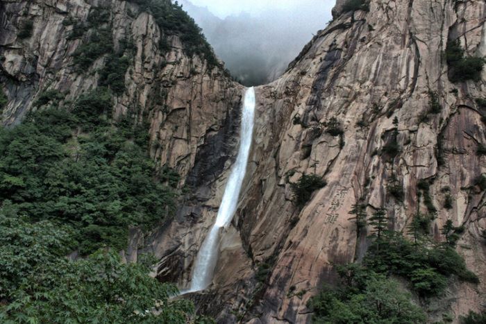 Chiêm ngưỡng thác ngọn thác Ullim ở Wonsan