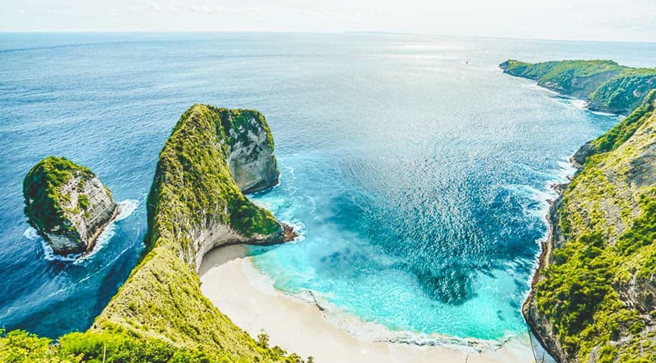 Bali là điểm đến du lịch nổi tiếng nhất của Indonesia Bali là điểm đến du lịch nổi tiếng nhất của Indonesia