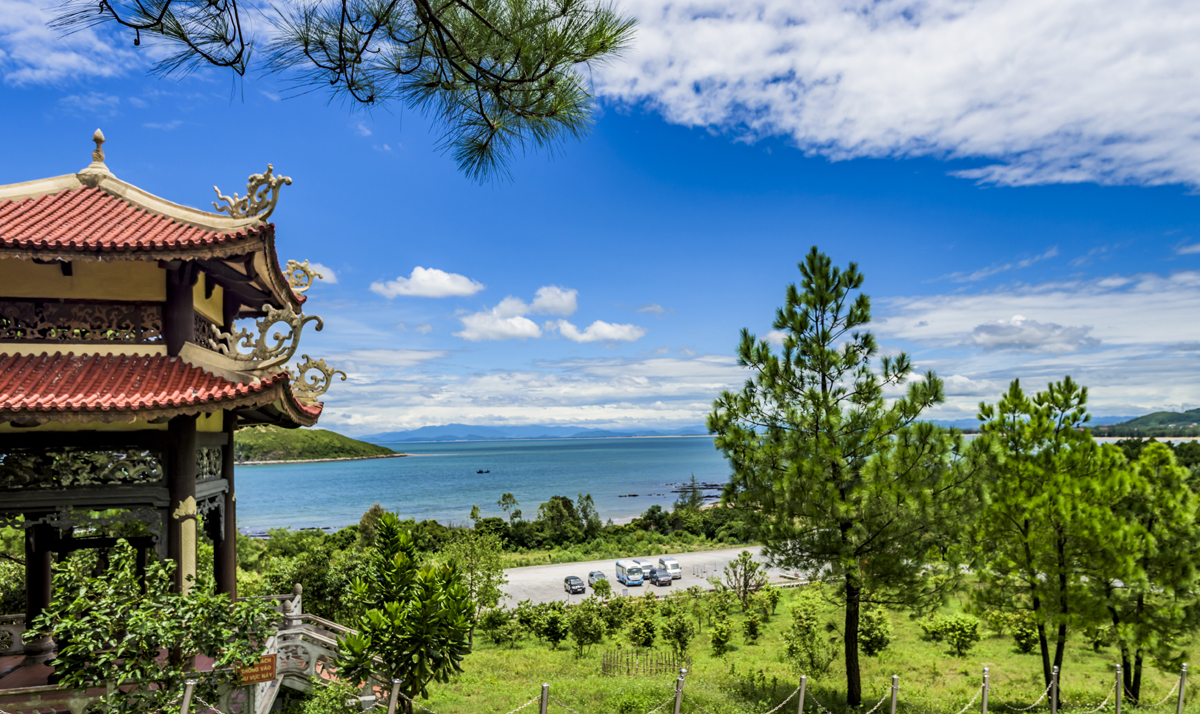 Vĩnh Chùa - Đảo Yến, vẻ đẹp hoang sơ, yên bình và linh thiêng Vĩnh Chùa - Đảo Yến, vẻ đẹp hoang sơ, yên bình và linh thiêng