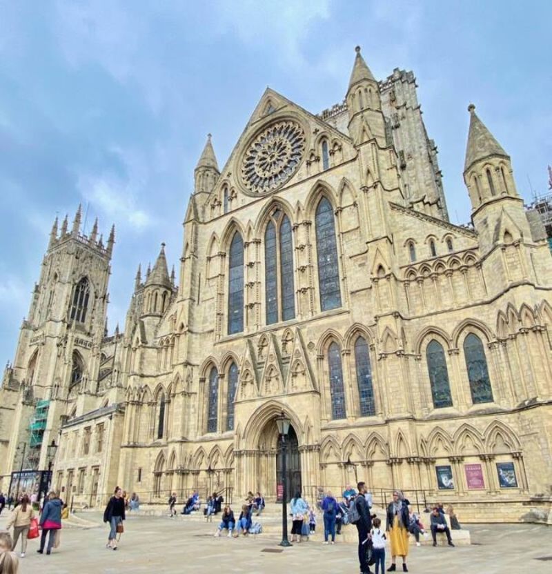 Nhà thờ York Minster cần đến 250 năm mới hoàn thành