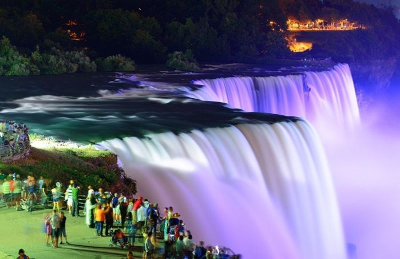 Vẻ đẹp huyền ảo nhưng cũng rất hùng vĩ ở thác Niagara