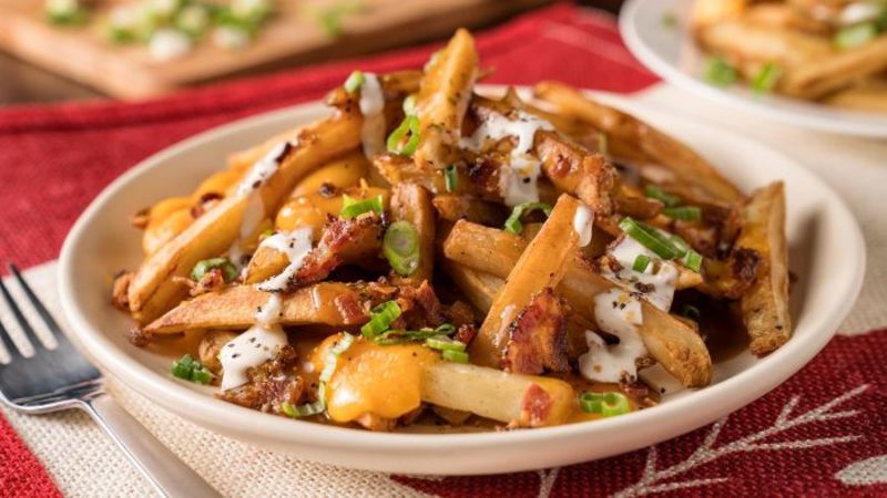 Sức hấp dẫn khi thưởng thức món Poutine truyền thống ở Canada