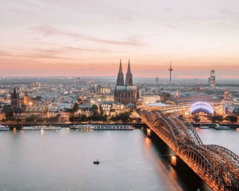 Check in cầu Hohenzollern ở Cologne