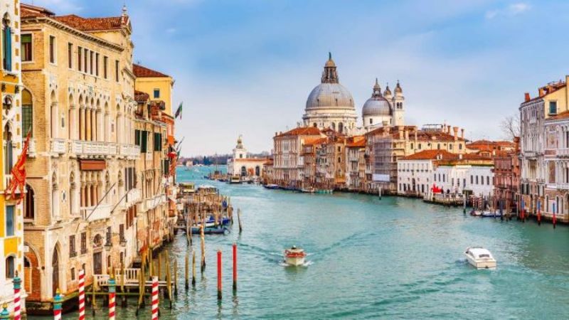 Check in vẻ đẹp lãng mạn trên kênh đào Grand Canal Venice