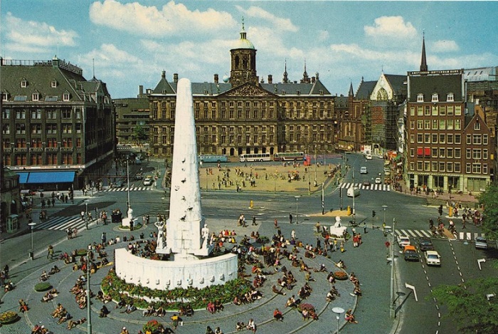 Toàn cảnh Quảng trường Dam ở Amsterdam Hà Lan