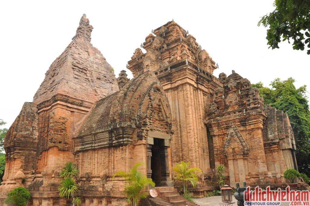 du lịch nha trang - Tháp Ponagar du lịch nha trang - Tháp Ponagar
