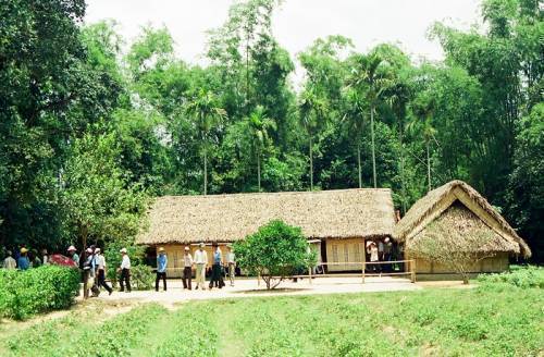 Du Lịch Hà Nội - Biển Cửa Lò - Quê Bác 4N3Đ Bằng ÔTô - Tour Đoàn