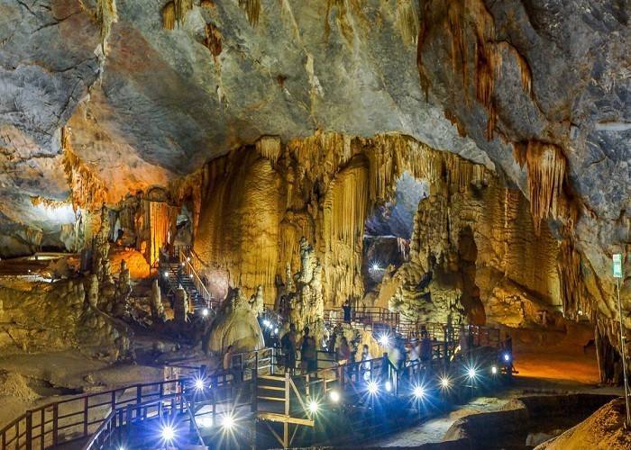 Tour Quảng Bình 4N3Đ: Từ Hà Nội - Động Phong Nha - Biển Nhật Lệ - Đồi Cát Quang Phú, Bay VN + Xe Ôtô