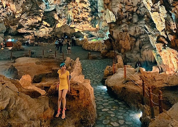 Tour Miền Bắc 4N3Đ: Từ Hà Nội - Hạ Long Bay - Hạ Long Park - Sapa - Fansipan, Ô tô