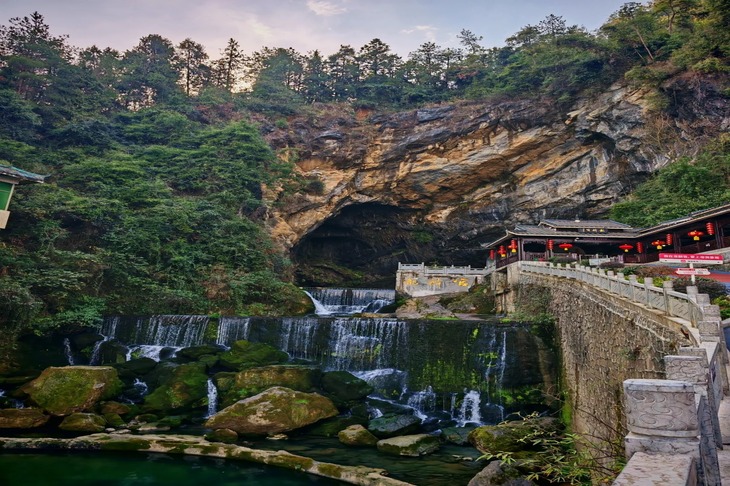 Du Lịch Trung Quốc: Hà Nội - Ân Thi - Trương Gia Giới - Phượng Hoàng Cổ Trấn 5 Ngày Bay Vietjet Air