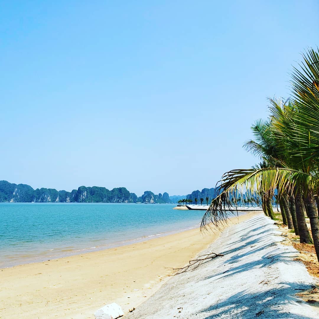 Bãi biển Tuần Châu - hòn đảo ngọc giữa lòng vịnh Hạ Long Bãi biển Tuần Châu - hòn đảo ngọc giữa lòng vịnh Hạ Long